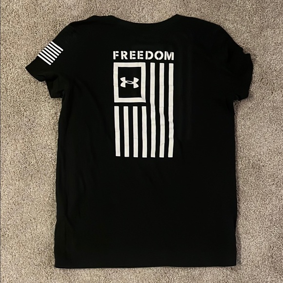 Under Armour Black Short Sleeve Tee - Picture 4 of 4